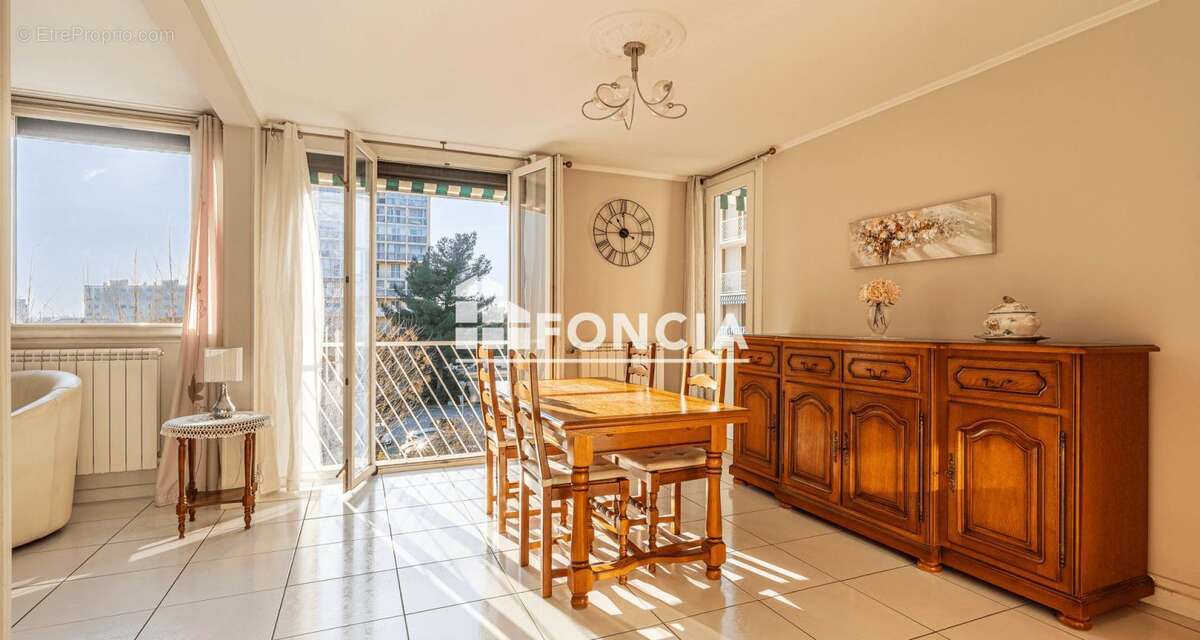 La Valette-du-Var – Appartement T4 de 74 m² lumineux avec terrasse, balcon et cave - photo 4