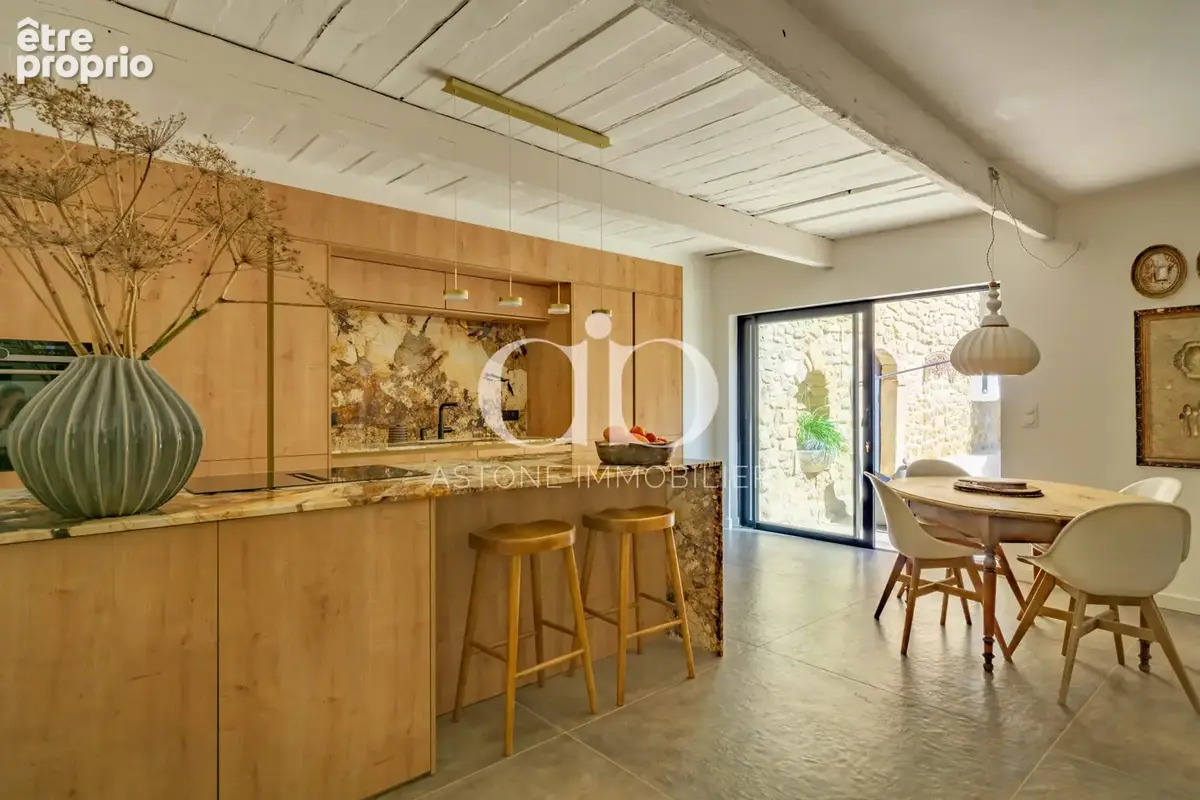 Maison de village en pierre de taille du XVIII siècle rénovée, avec piscine - photo 10