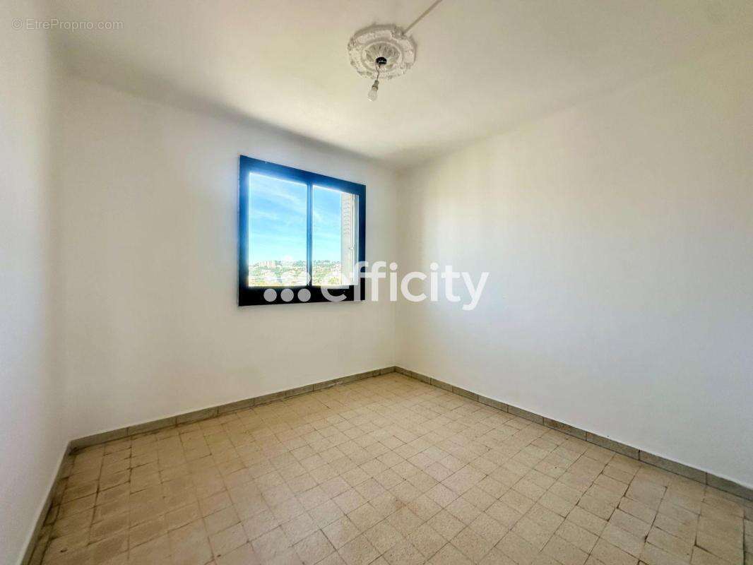 Appartement à MARSEILLE-15E