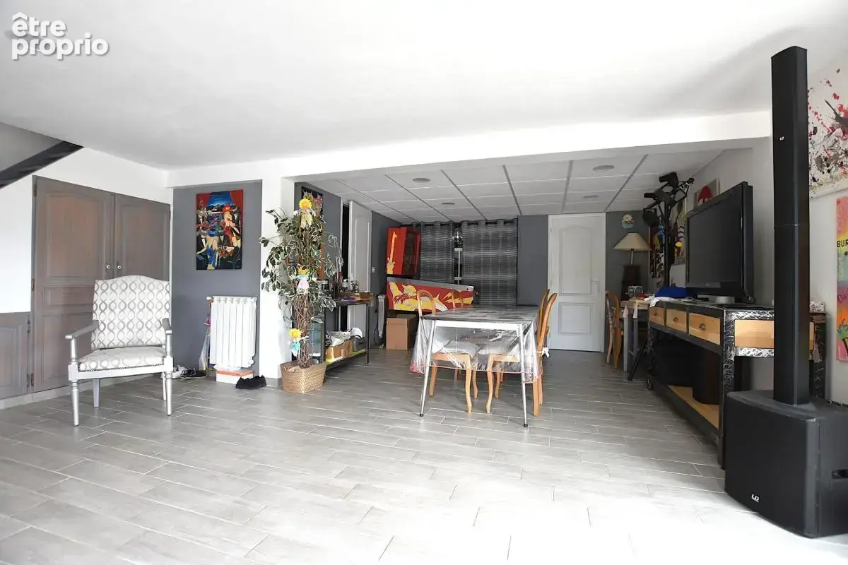 Saint-Ferréol-d’Auroure   201 m² habitables   Terrain paysager 1 950 m²   Piscine chauffée - photo 13