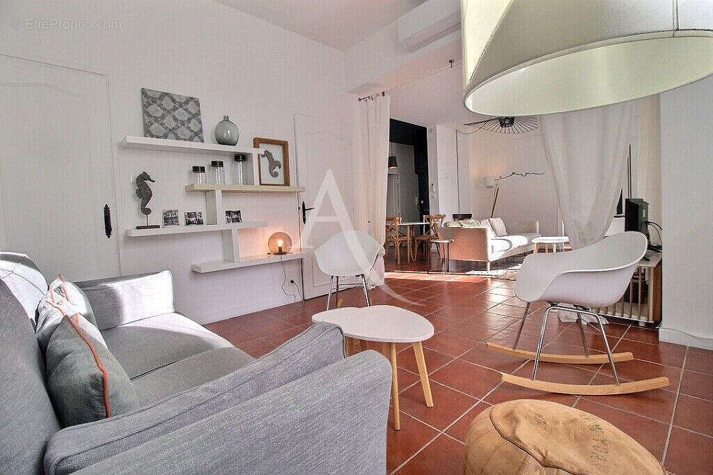 Appartement à MARSEILLE-2E