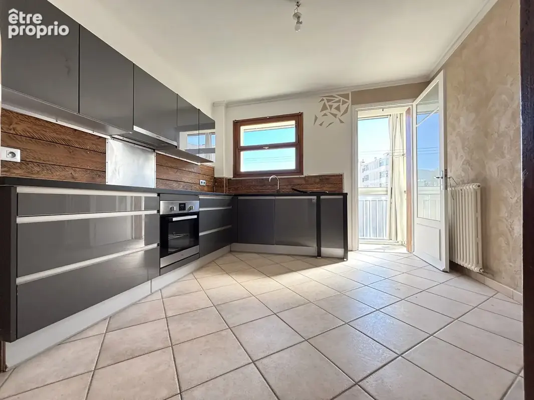 Toulon ouest - le temple - dernier etage 90m2 + balcon 13m2 - photo 8