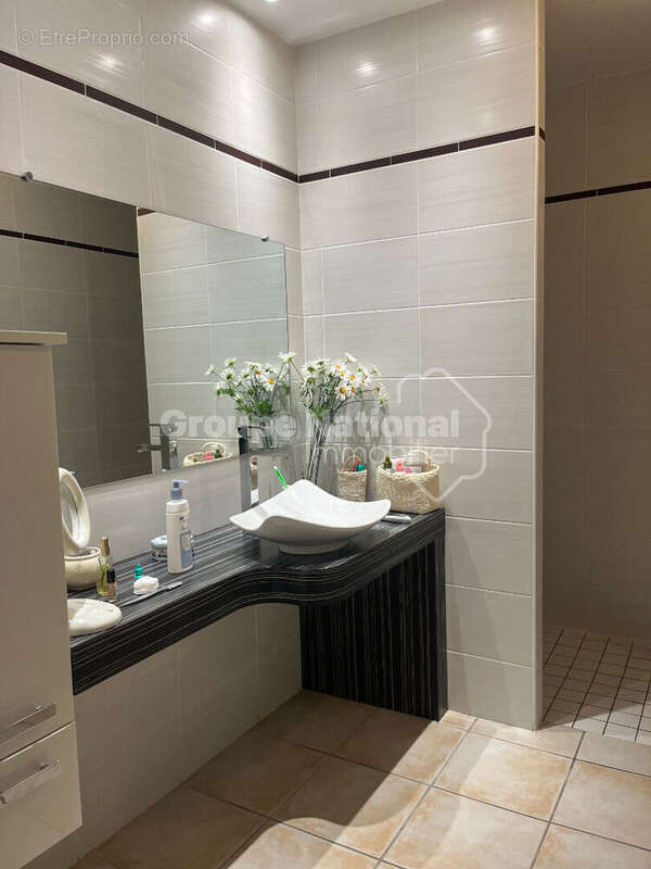 Maison à JONQUIERES-SAINT-VINCENT