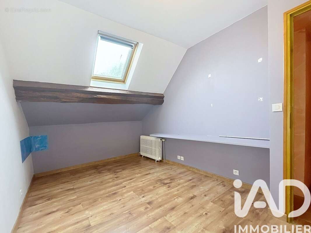Maison 140 m² à Montillot  - photo 9