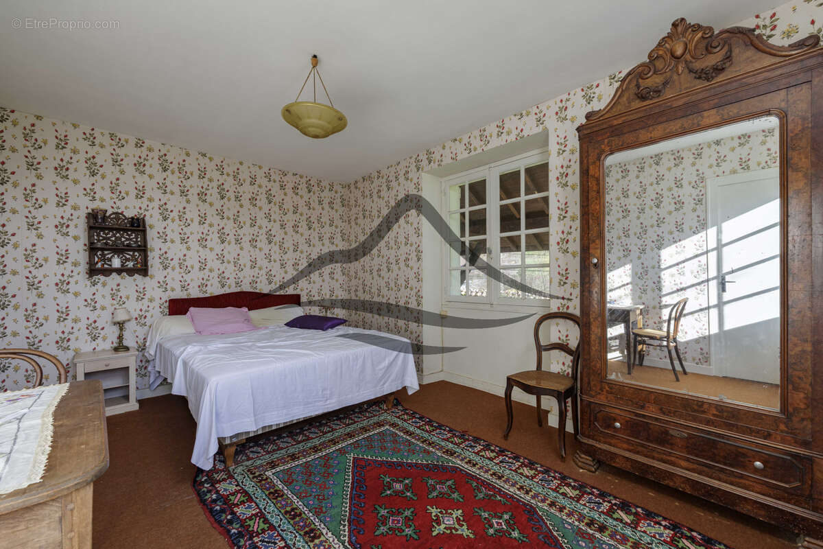 Maison à MONTFERRAT