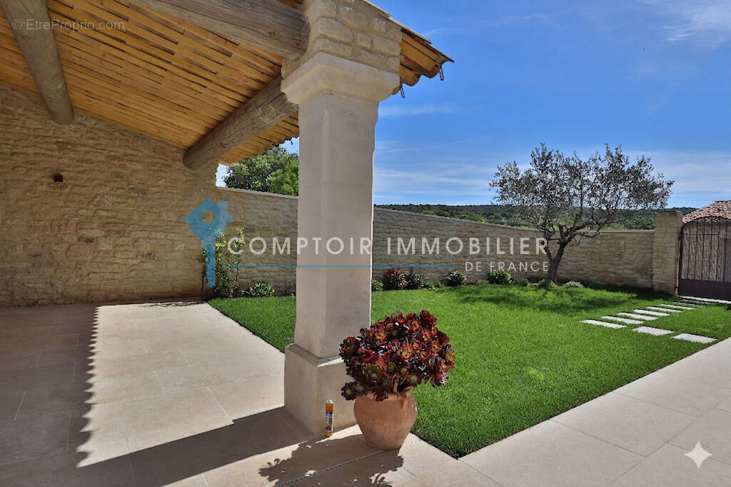 Maison à GORDES