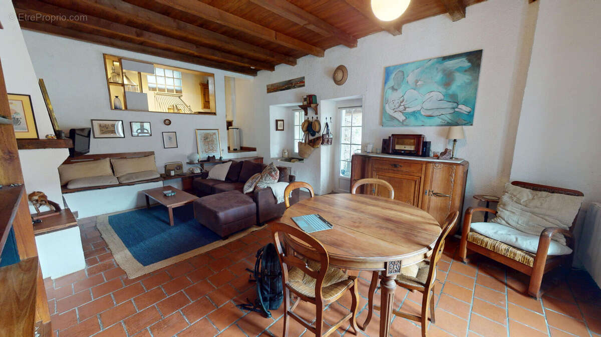 Maison à LESPINASSIERE