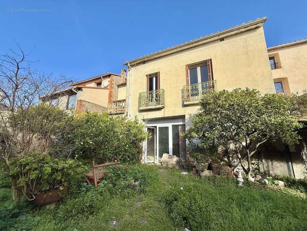 Maison à VILLENEUVE-LA-RIVIERE