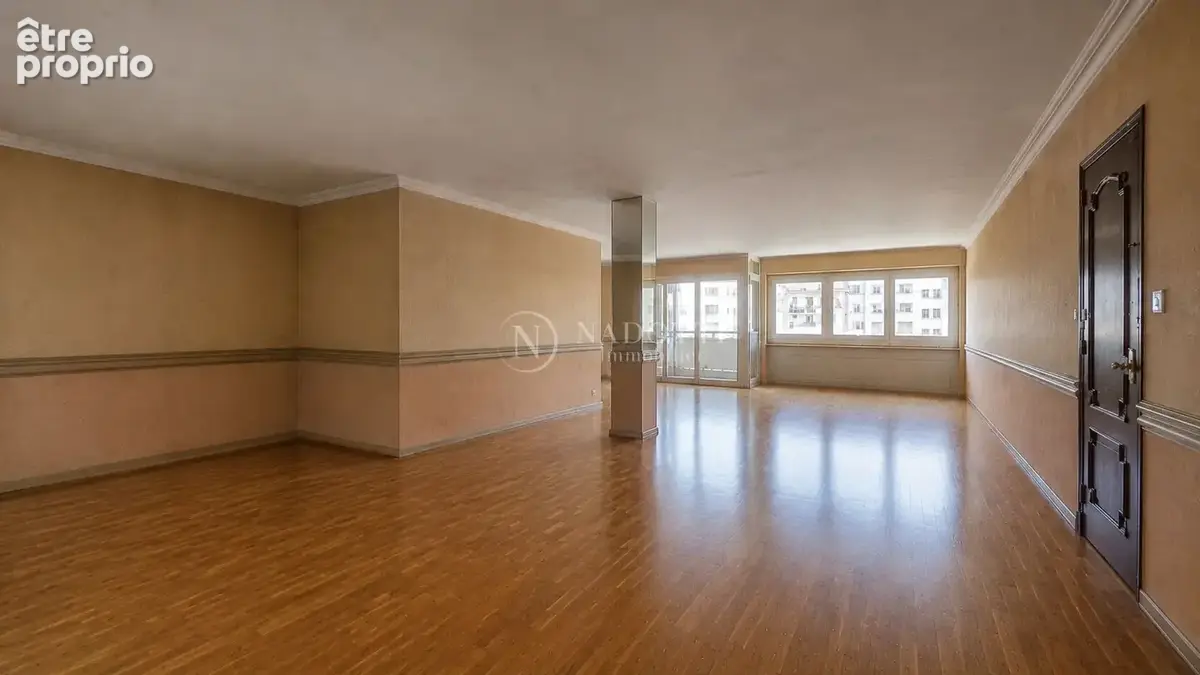 Cavaillon Hyper Centre - Appartement de 125 m² avec ascenseur et garage. - photo 4