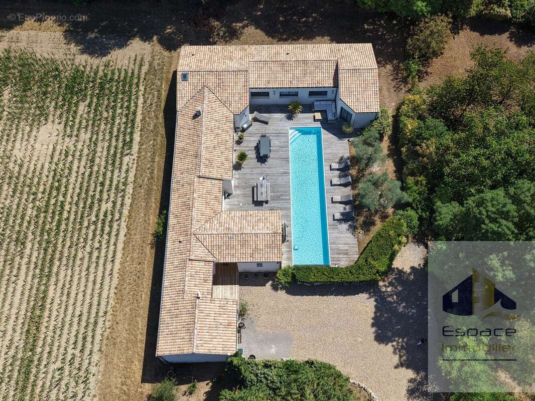 Maison à AIGREFEUILLE-D'AUNIS