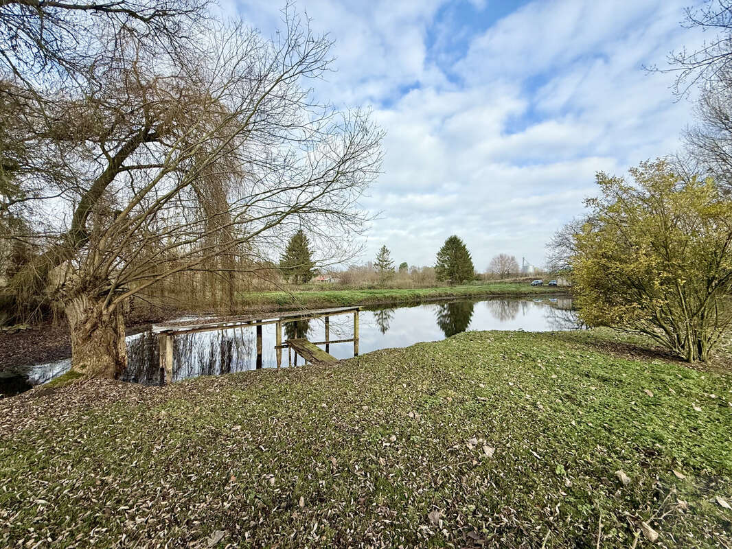 Terrain à VOYENNES