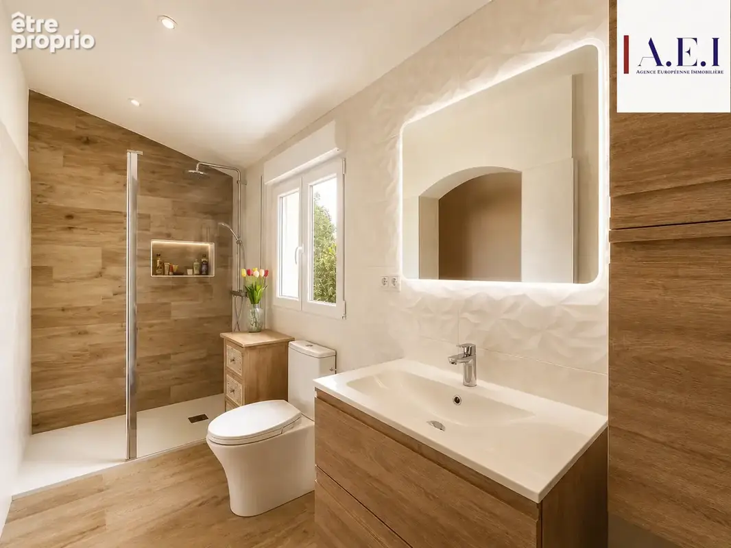 Six-Fours-les-Plages   Propriété provençale de 273 m2 avec piscine & garage - photo 19