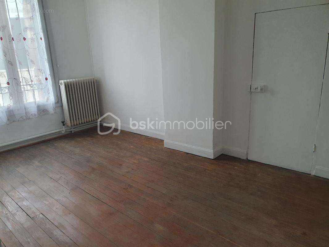 Maison à ORIGNY-SAINTE-BENOITE