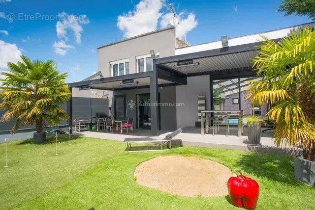 Appartement à SAINT-FARGEAU-PONTHIERRY