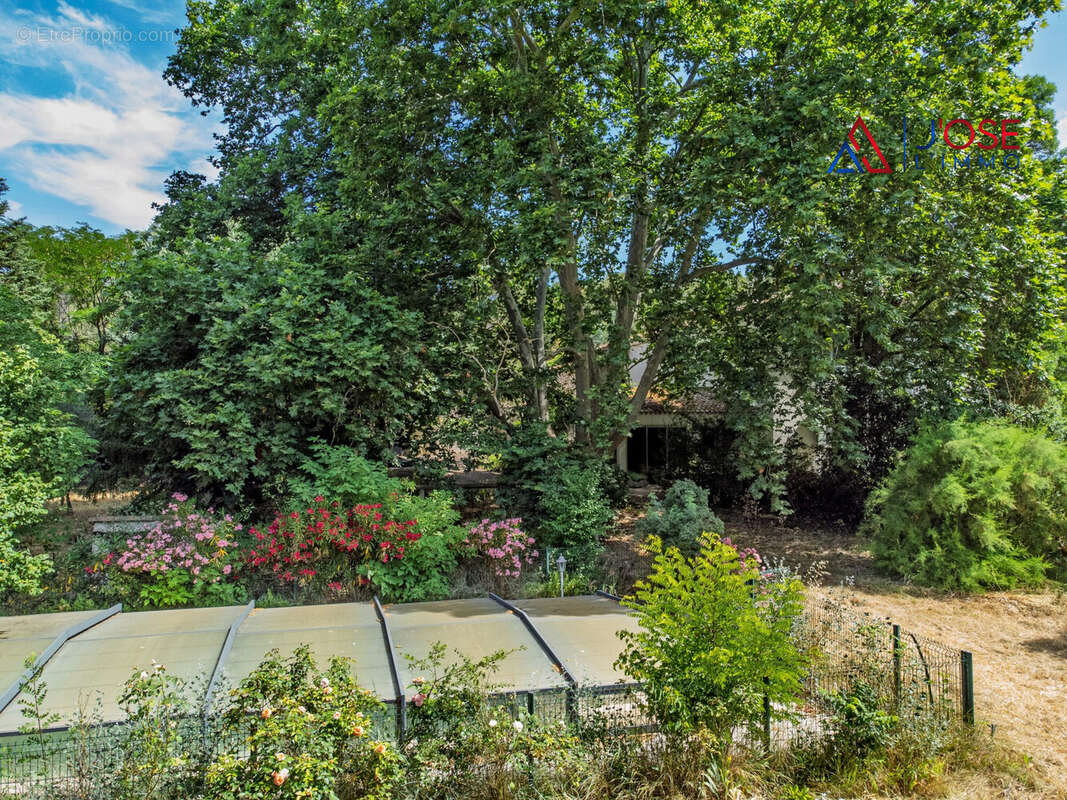 Jardin avec piscine - au calme - Maison à CABRIES
