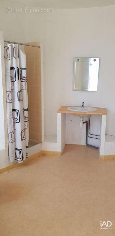 Photo 8 - Appartement à CHATEAU-CHINON(VILLE)