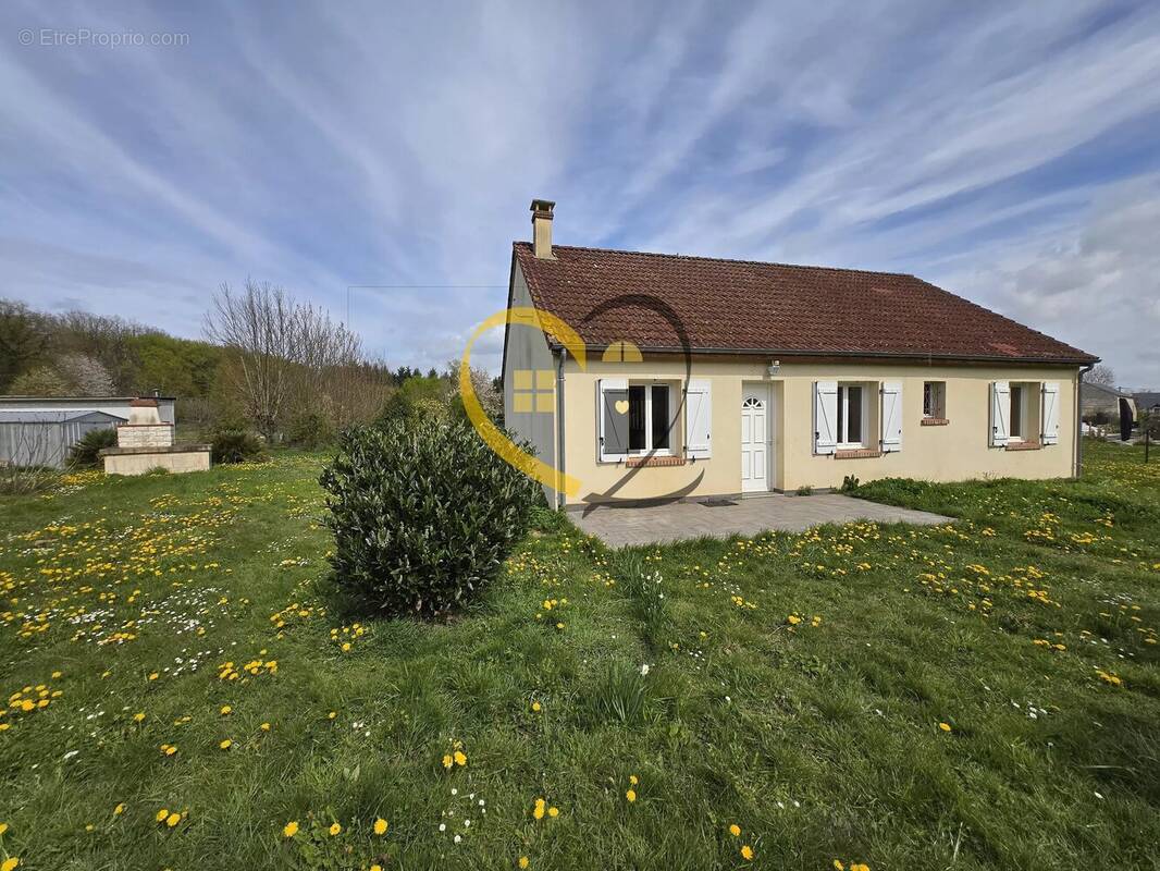 Maison à LES AIX-D'ANGILLON