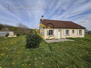 Maison à LES AIX-D'ANGILLON