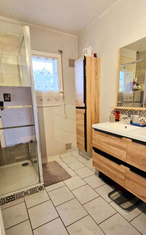 Maison à vendre - Yvetot - 160 m² - 6 chambres - Sous-sol complet - Jardin de 600 m² - photo 10
