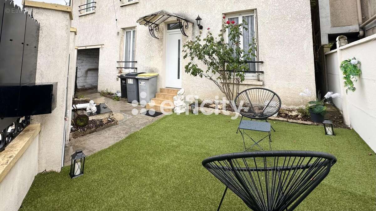Maison à LIVRY-GARGAN