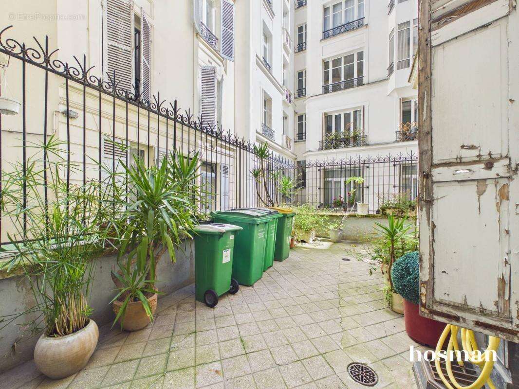 Appartement à PARIS-17E