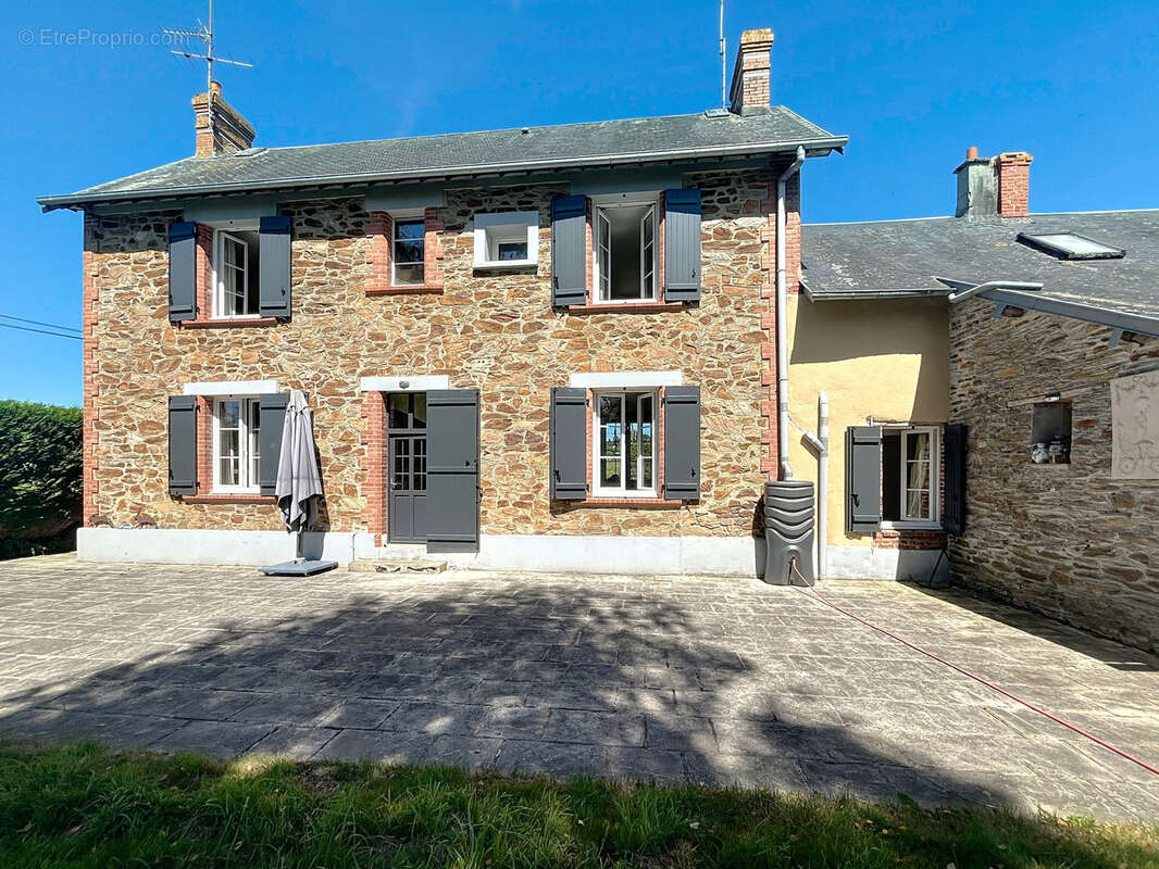 Maison à MOON-SUR-ELLE