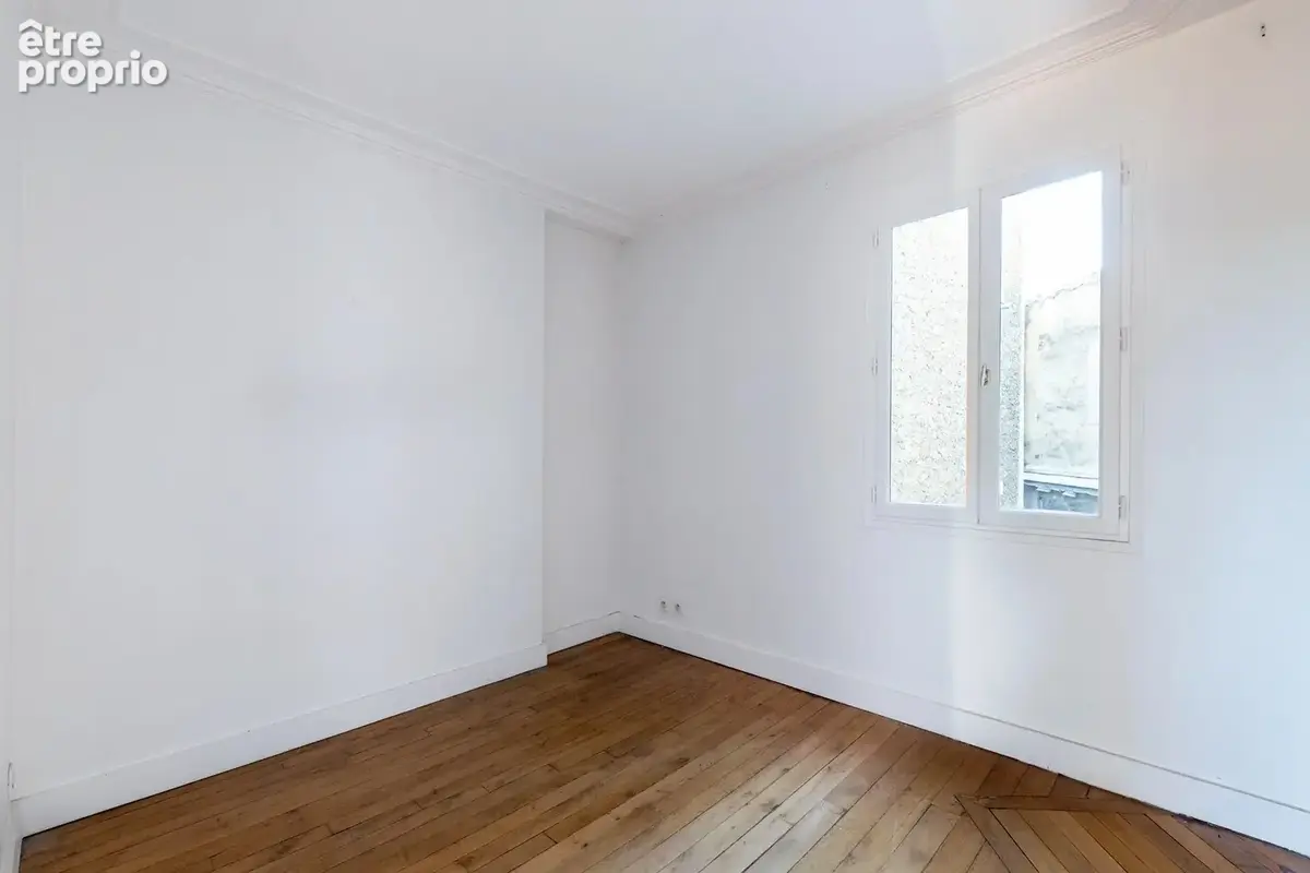 Île Saint Louis - Appartement de 77m² avec vue dégagée sur Seine - photo 9