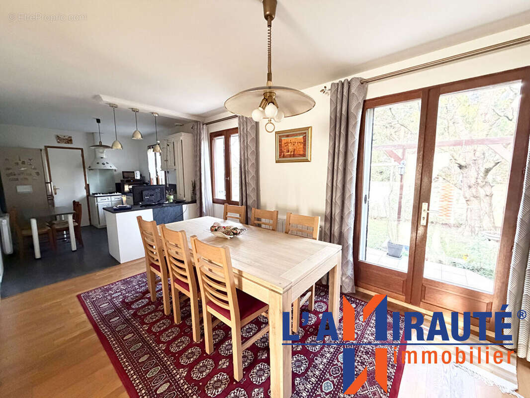 Maison à SARTROUVILLE