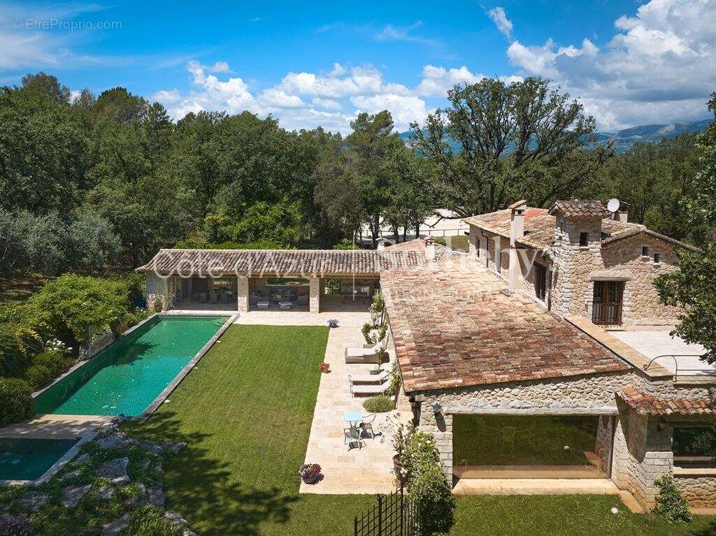 Maison à ROQUEFORT-LES-PINS