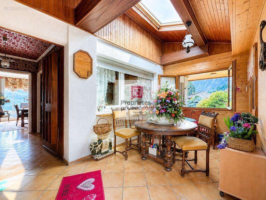 Maison à UGINE