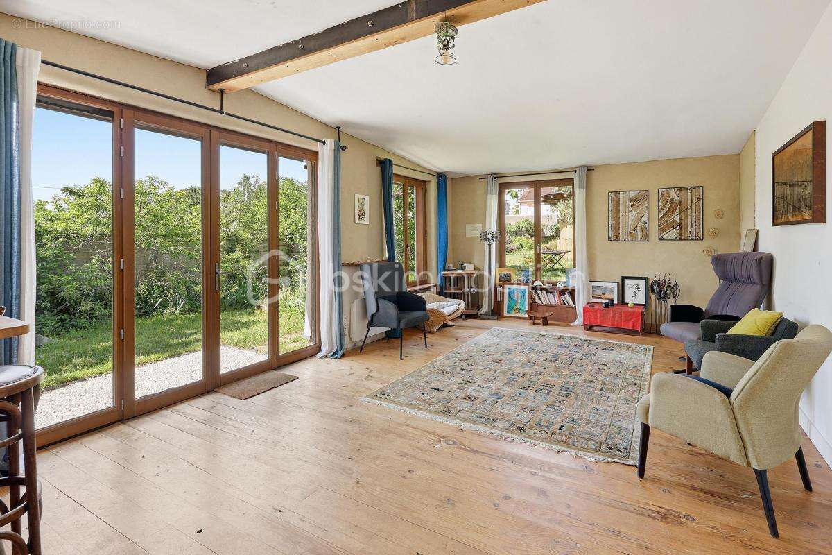 Nantes Ouest – Ensemble immobilier atypique de 236 m² avec deux maisons et studio indépendant - photo 11