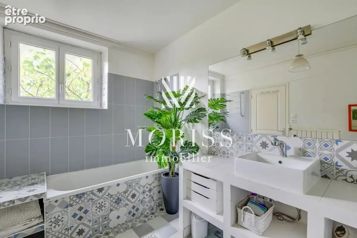 Saint-Mandé Maison en R+1 de 173 m2 avec jardin - photo 17