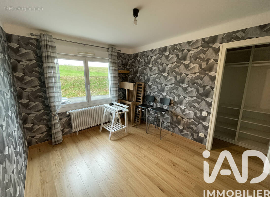 Photo 1 - Maison à DOMMARTIN-LETTREE