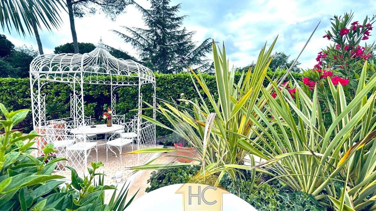 Maison à MOUANS-SARTOUX