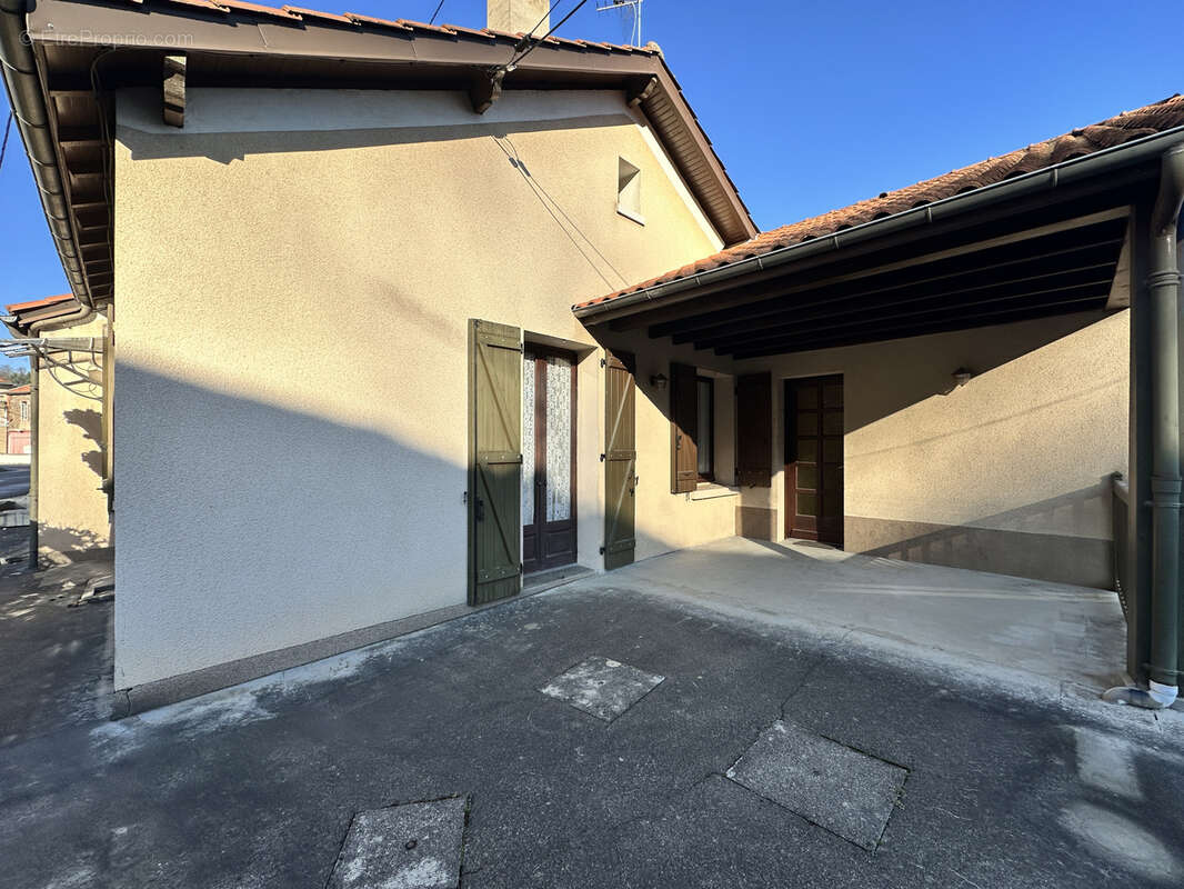 Maison à DECAZEVILLE