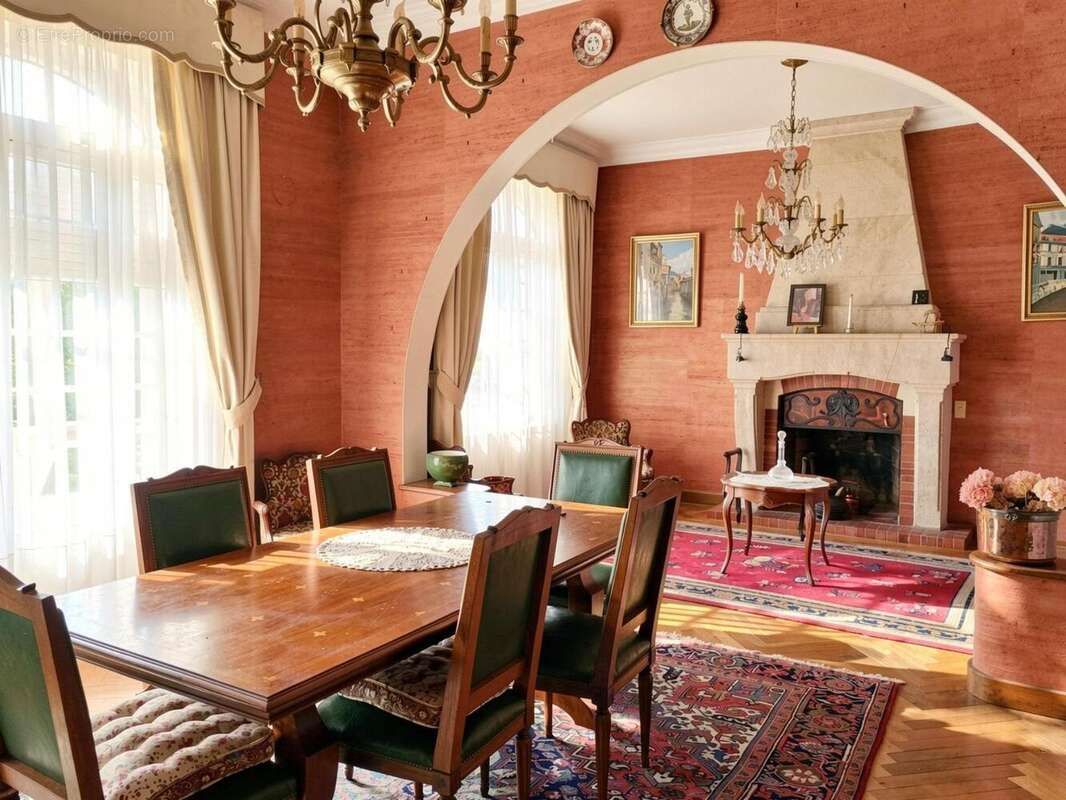  - Maison à VALS-LES-BAINS