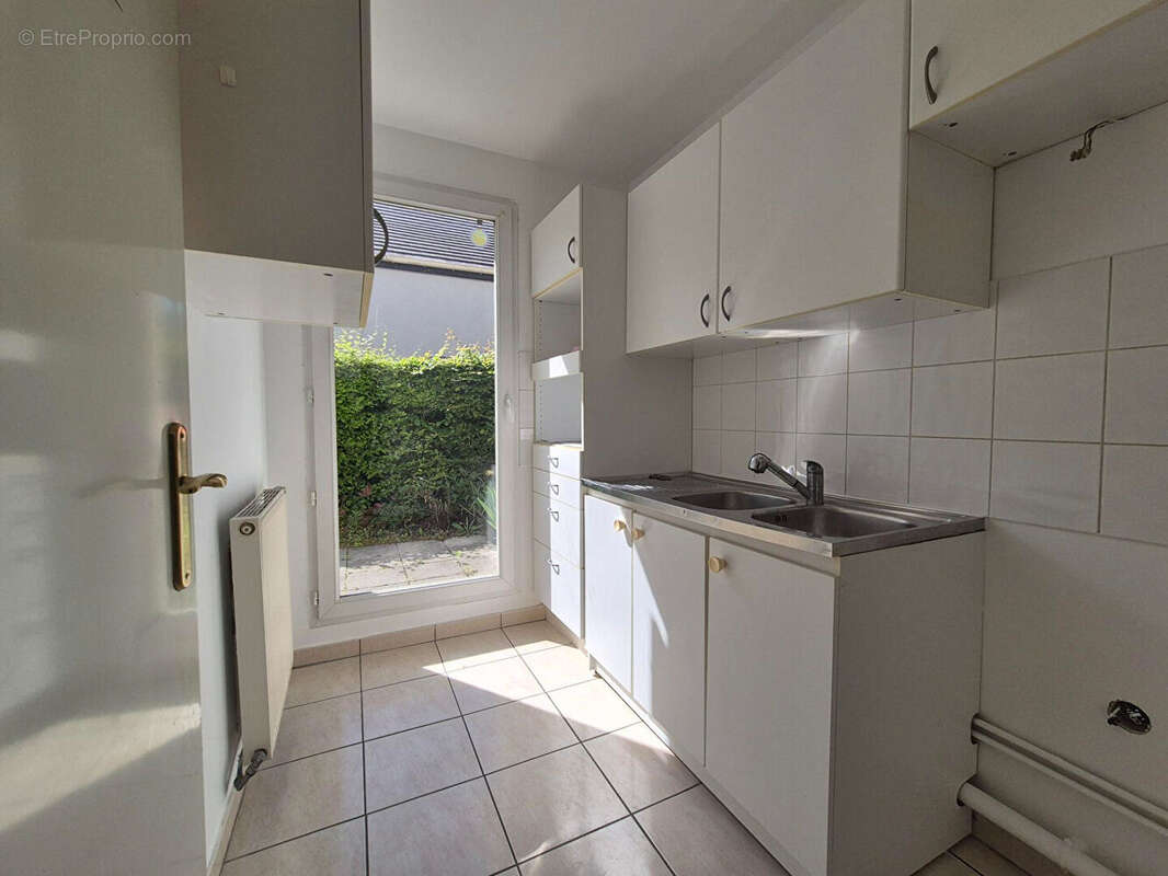Appartement à SAINTE-GENEVIEVE-DES-BOIS
