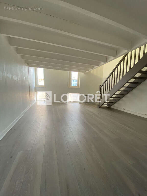 Appartement 4 pièces 84.07 m2 - photo 2
