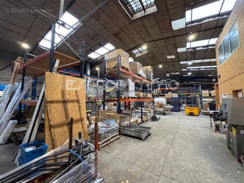 Commerce à MALAUNAY