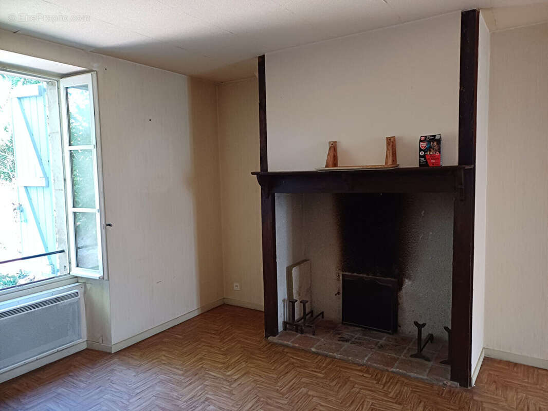 Appartement à BAGNAC-SUR-CELE