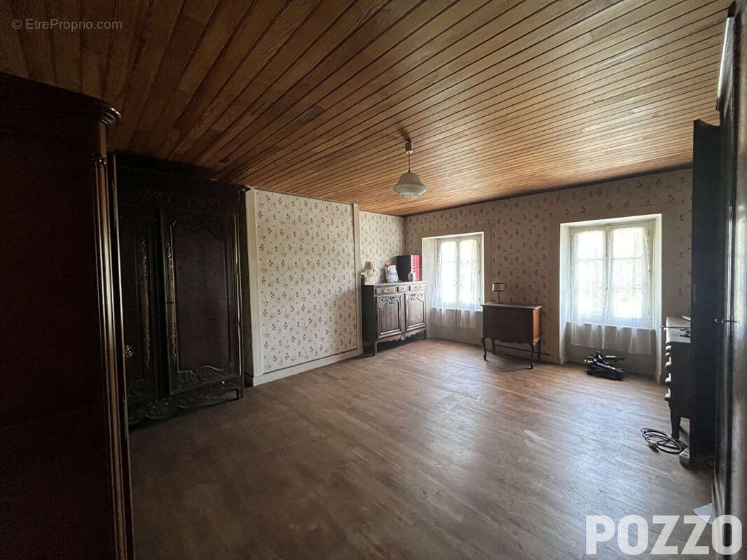 À vendre dans Saint lo : maison F5 (111 m²) - photo 8