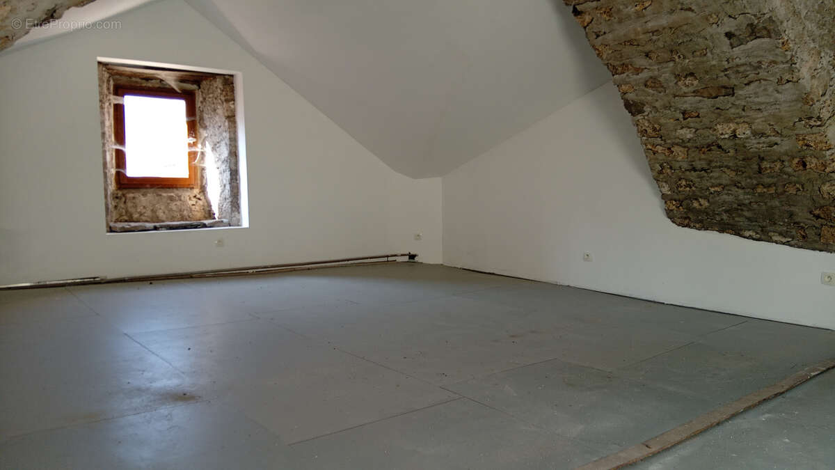 Maison à MOSTUEJOULS