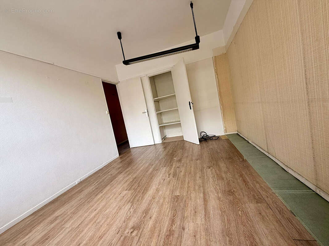 Appartement à PARIS-19E