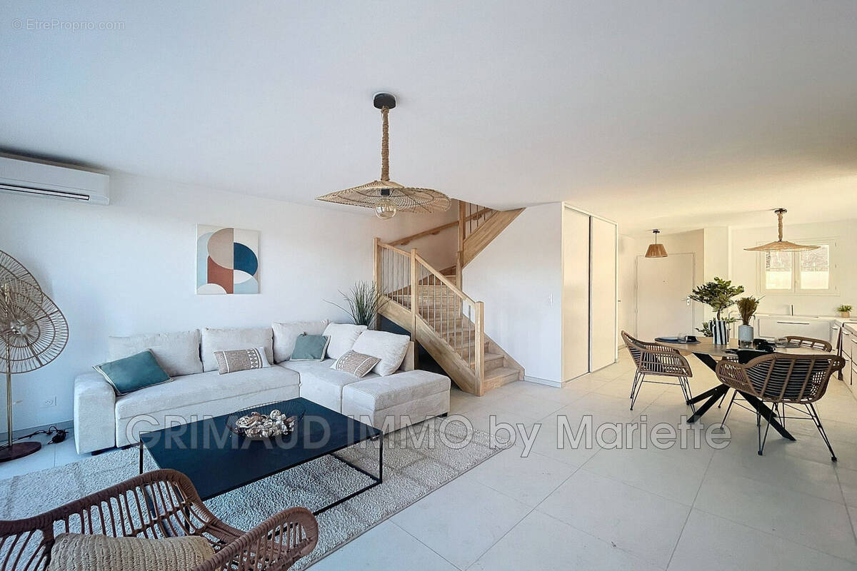 Maison à LA GARDE-FREINET