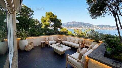 Maison 378 m² à Roquebrune-Cap-Martin  - photo 2