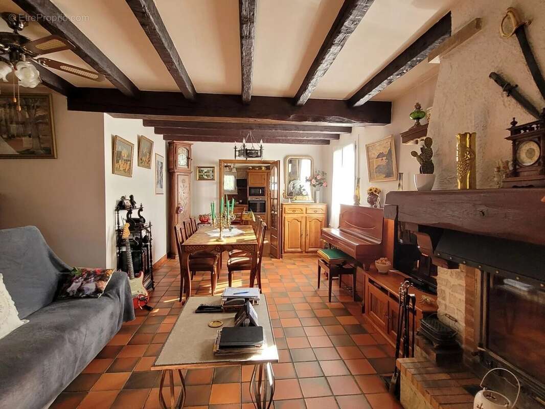 Maison à FLAUJAC-POUJOLS