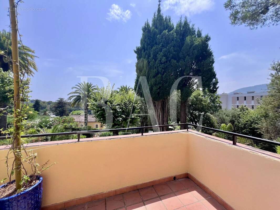 Charmante maison rénovée avec jardin, terrasse et piscine en résidence – Cannes La Bocca - photo 14