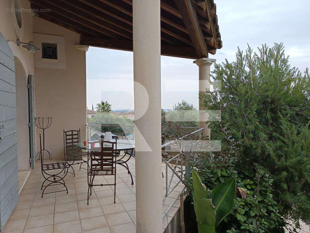 Maison à BELLEGARDE