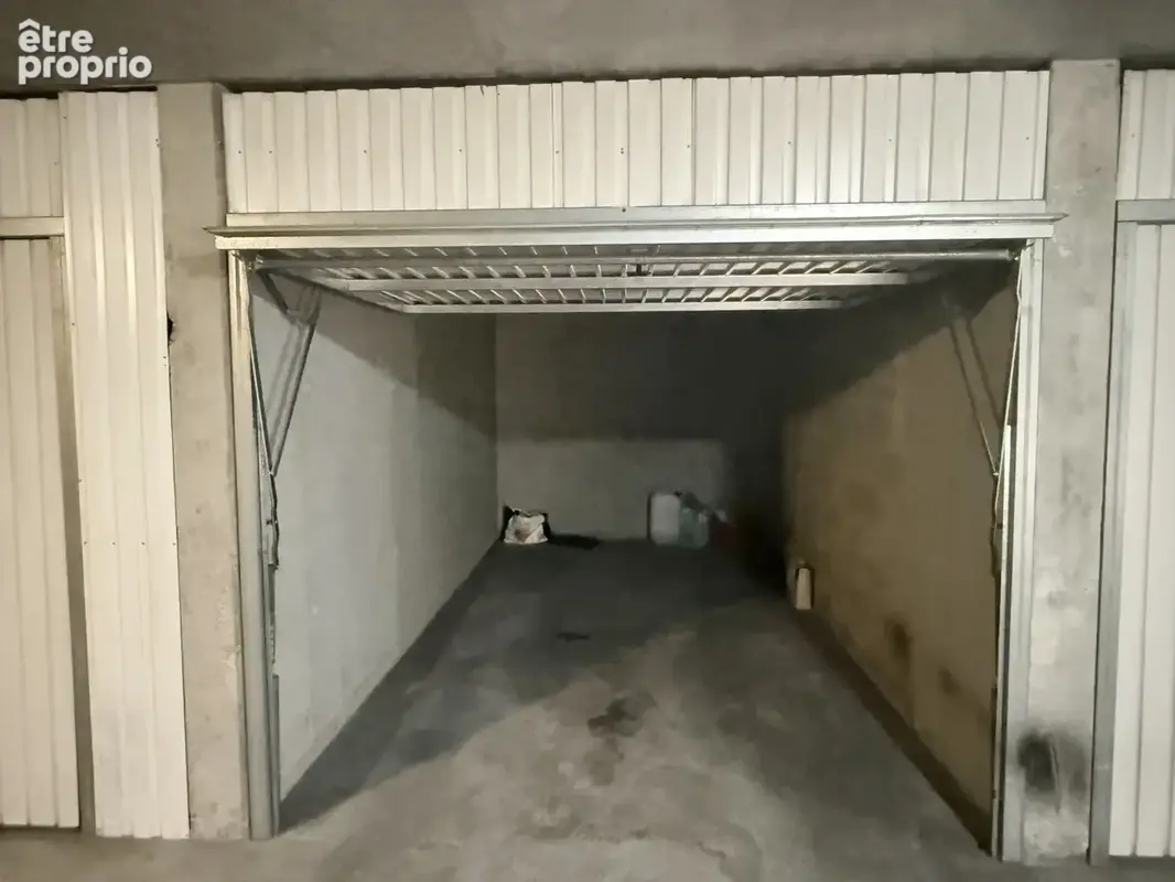 Parking à VILLEURBANNE