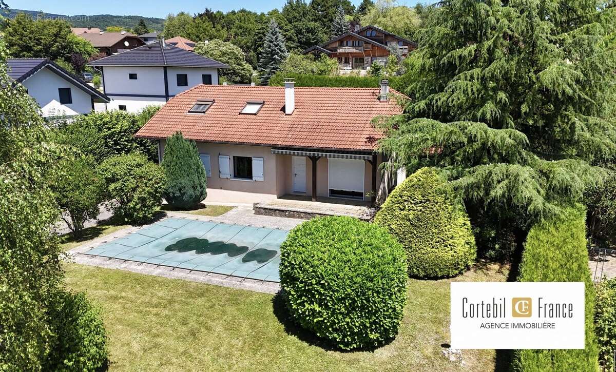 Maison à CRUSEILLES